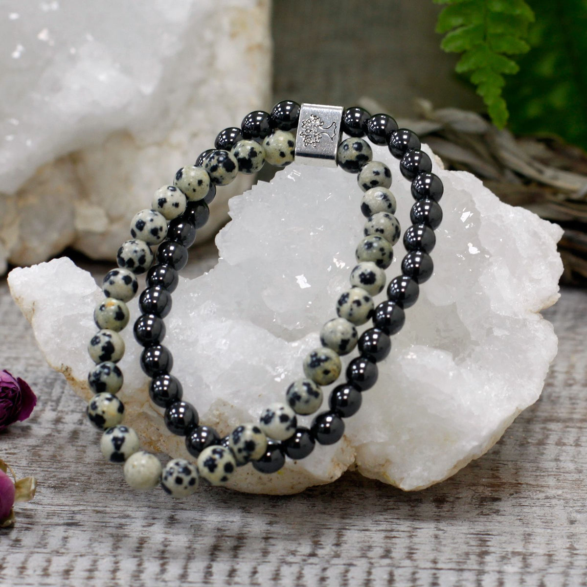 Pulsera de jaspe dálmata con cuentas magnéticas