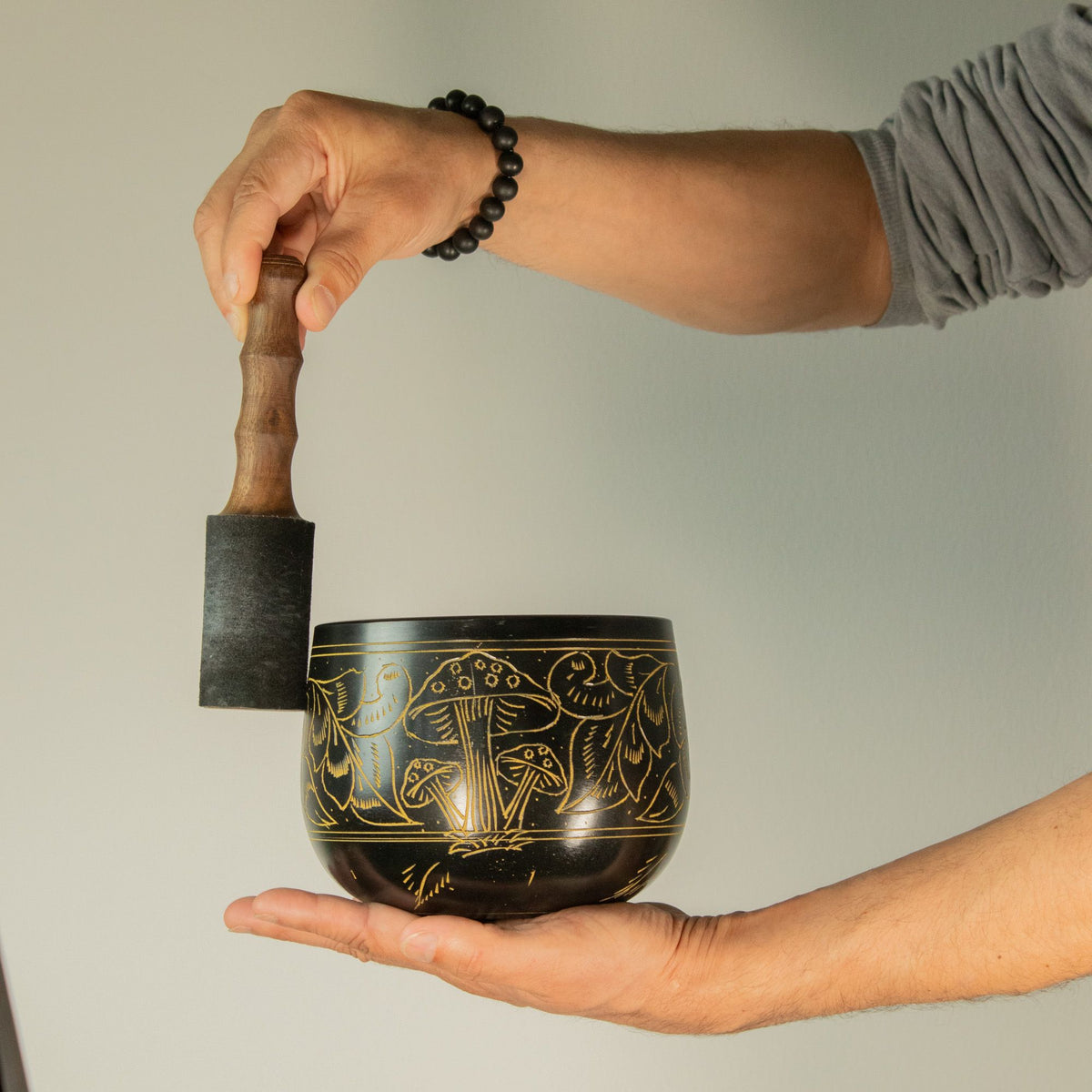Cuenco caldero con setas mágicas · 15 cm