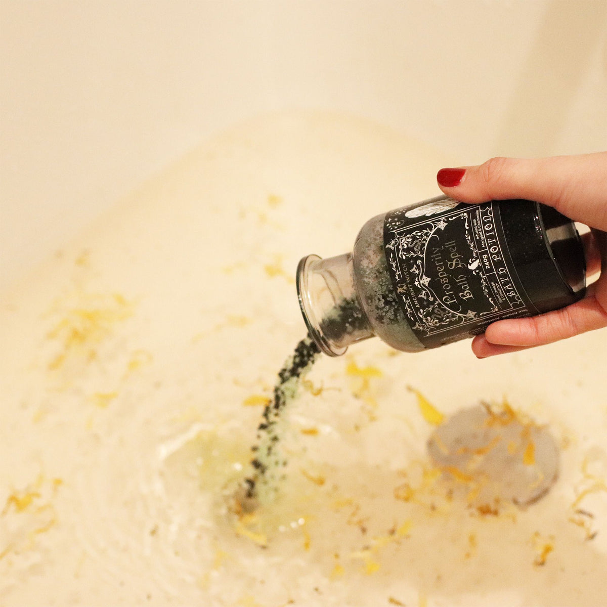 Poción de baño de bruja antigua con amuleto de aventurina · Prosperidad