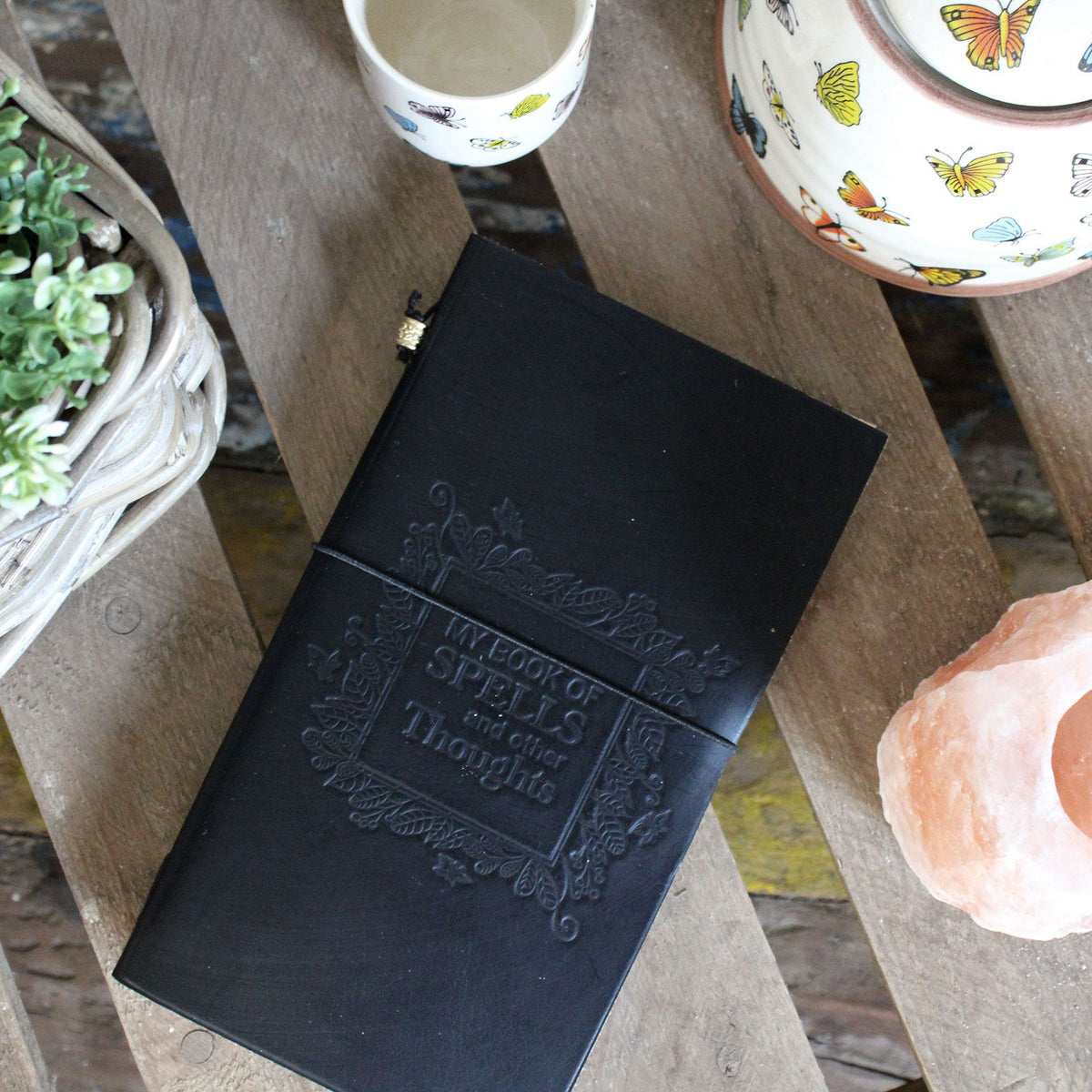 Diario de cuero hecho a mano · My Book of Spells and Other Thoughts · Negro
