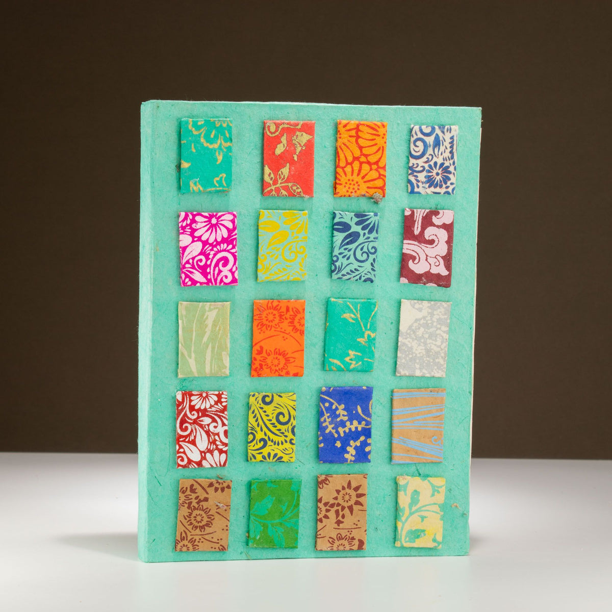 Cuaderno de papel lokta · Mini azulejos turquesa · 21 × 15 cm