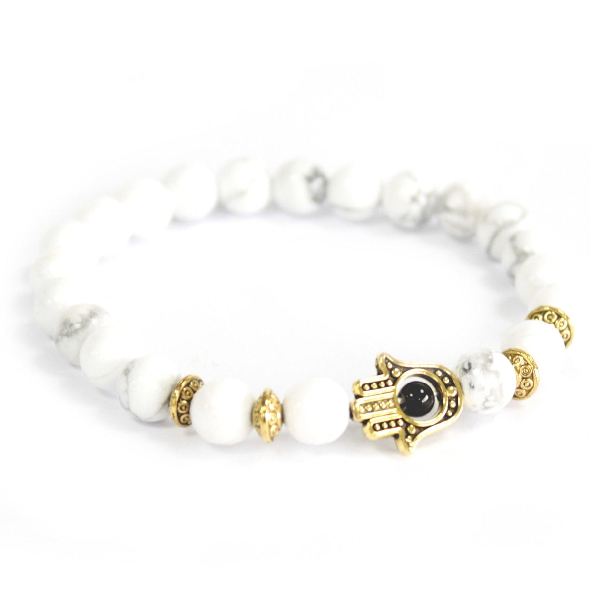 Pulsera de piedra blanca con hamsa dorada