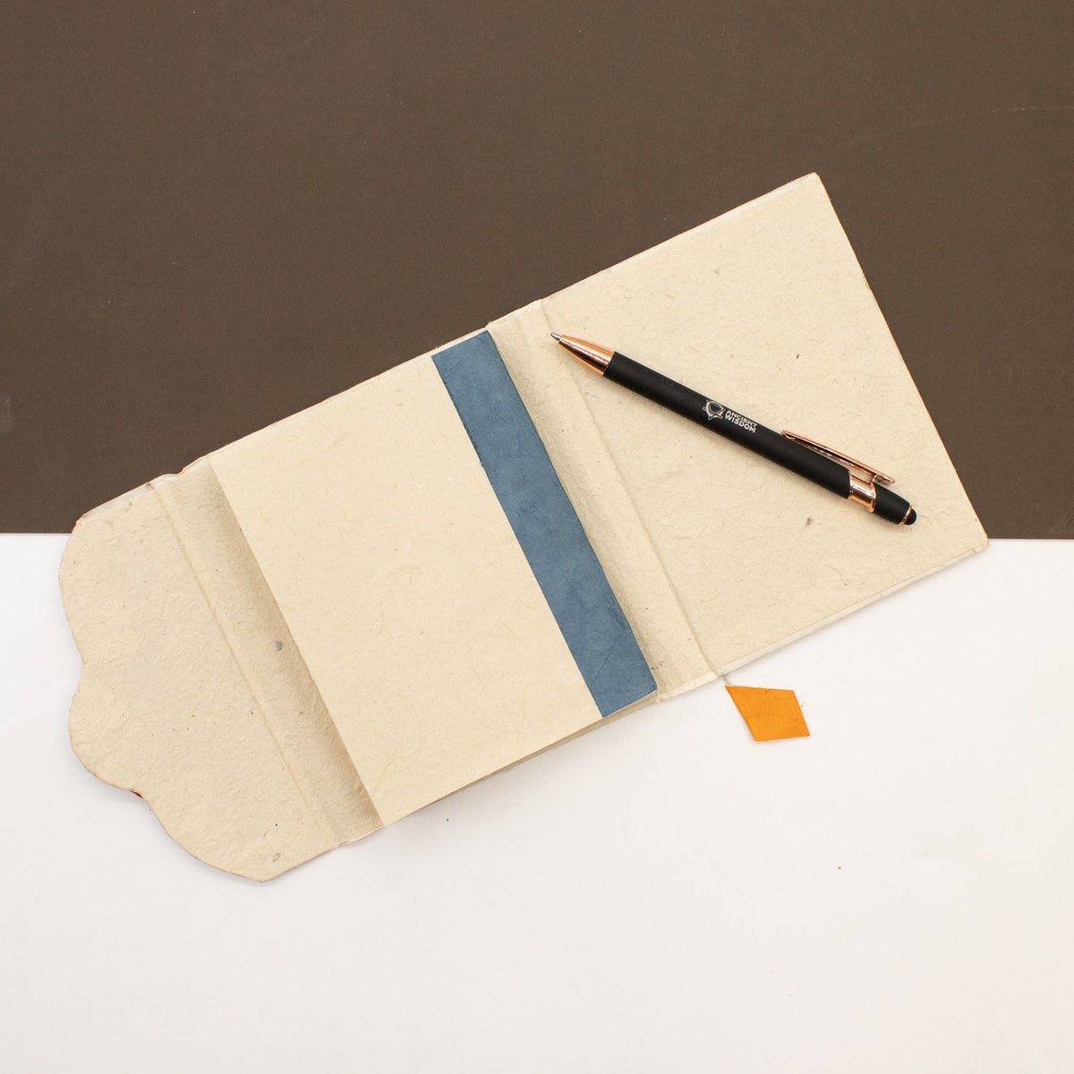 Cuaderno de papel lokta con cierre de botón · Flores del Himalaya · 15 × 12 cm