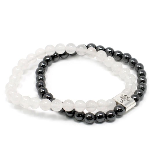 Pulsera de cuarzo blanco con cuentas magnéticas