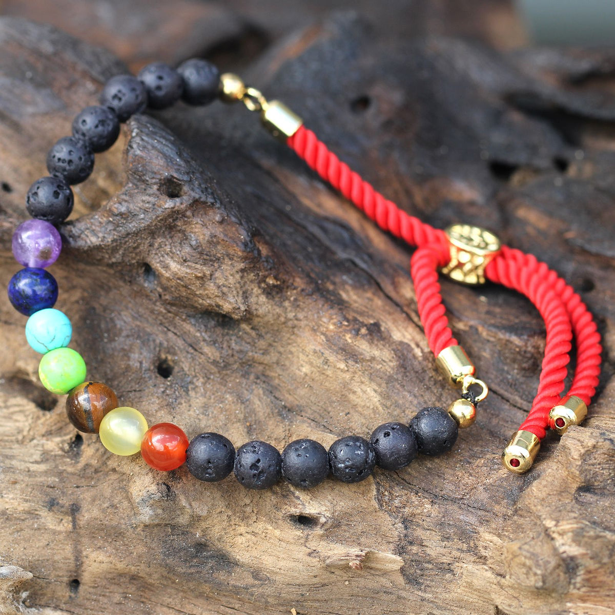 Pulsera de hilo rojo con Piedras Vólcanicas