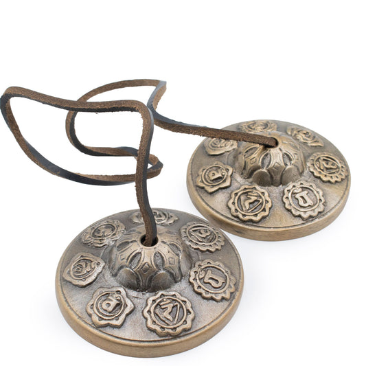 Tingsha tibetana de latón grande · Siete chakras · 7 cm