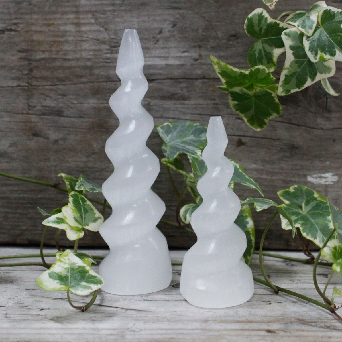 Torre espiral de selenita · 15 cm