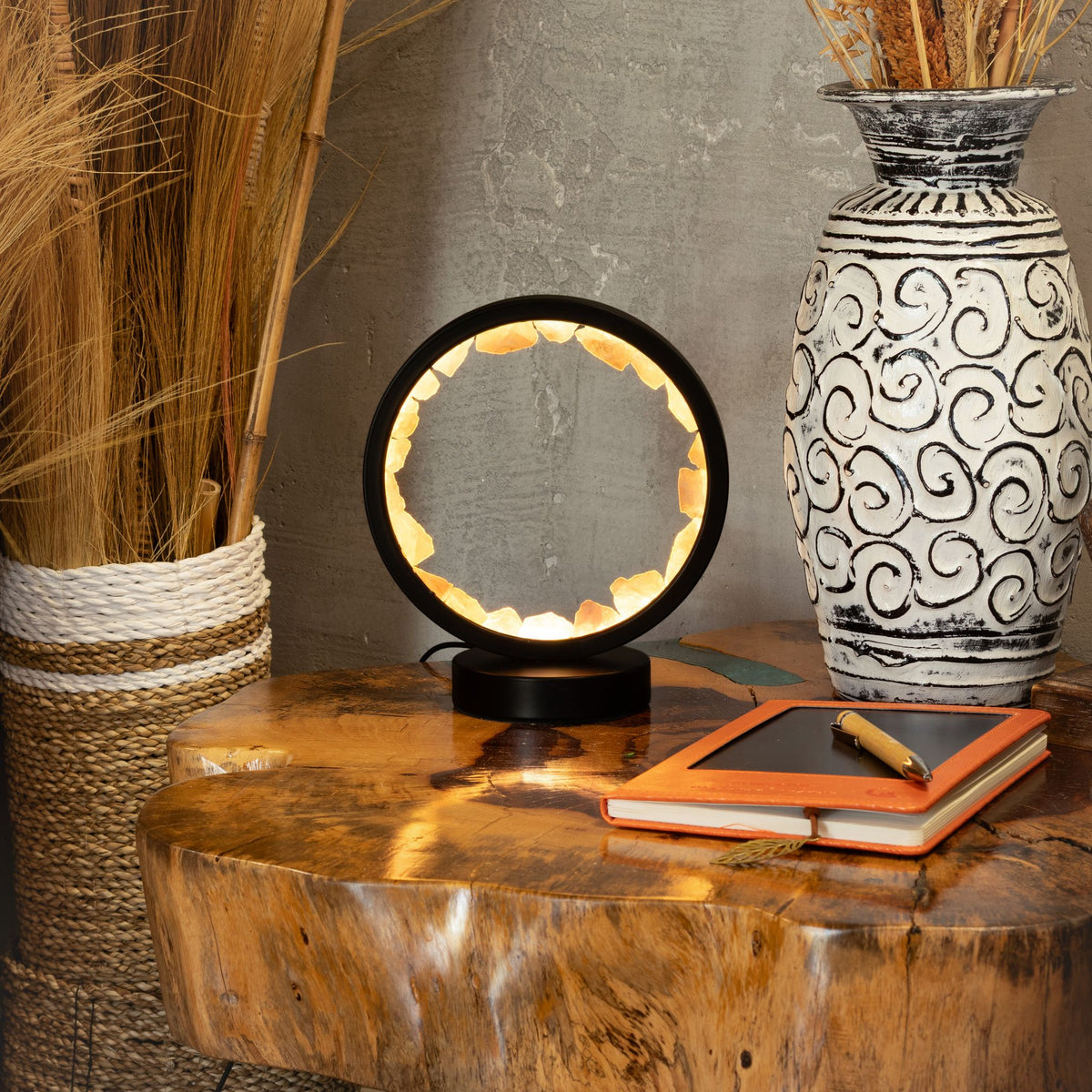 Lámpara con halo de gemas Cuerpo Zen – Cuarzo rosa