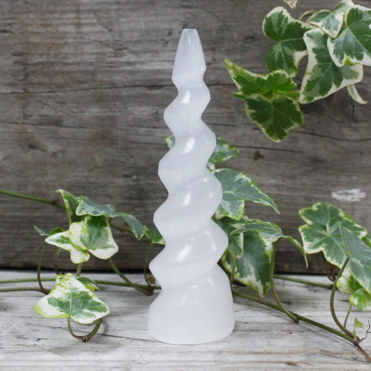 Torre espiral de selenita · 15 cm